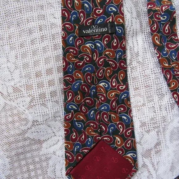 Valentino Cravatte Silk Tie, made in Italy, width 3.5in - Picture 5 of 5